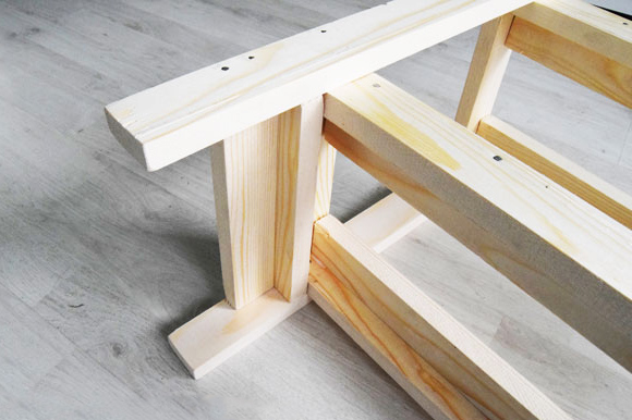 Attaching-the-headboard Attaching the headboard