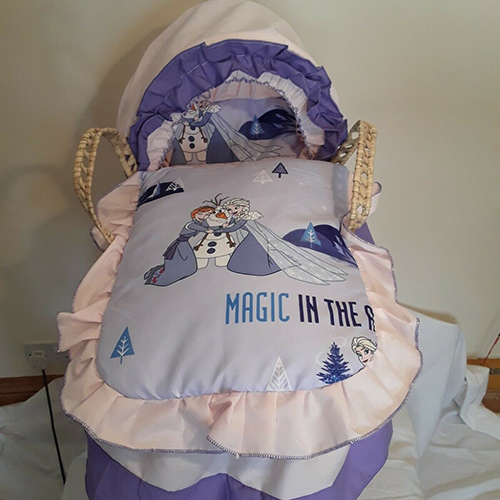 4.Disney Frozen Dolls Moses Basket